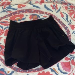 lululemon tracker short v- long/4”